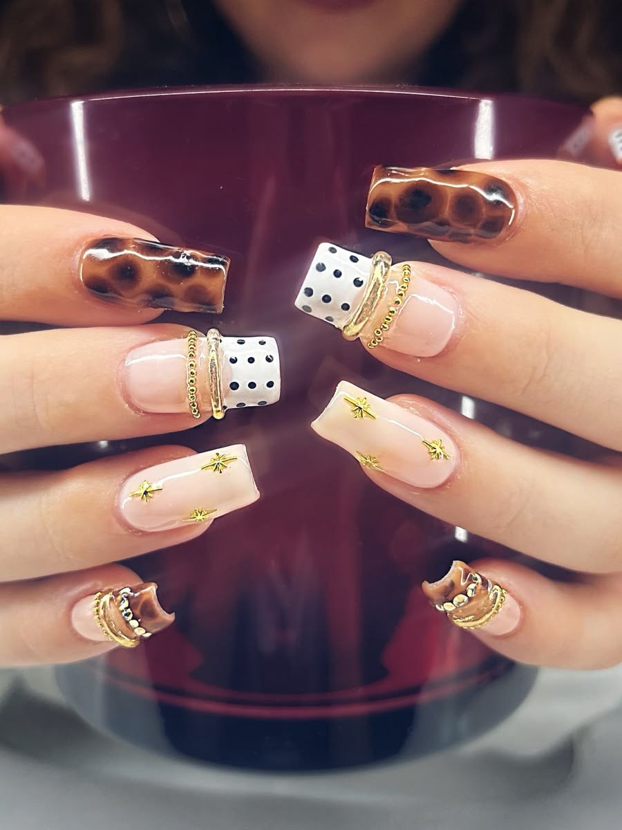 nail art chargé